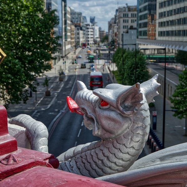 Close_Up_Dragon_Holborn_Viaduct