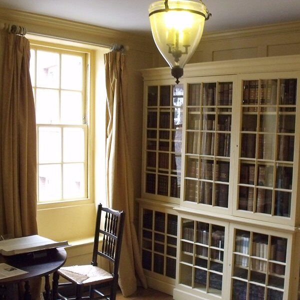 Dr Johnson's Library (Formerly Bedroom) 02