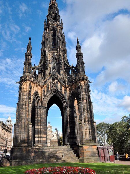 Scott Monument 1
