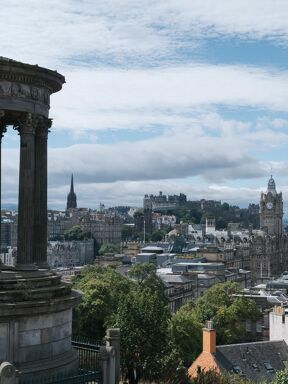 Capture views of the Edinburgh skyline