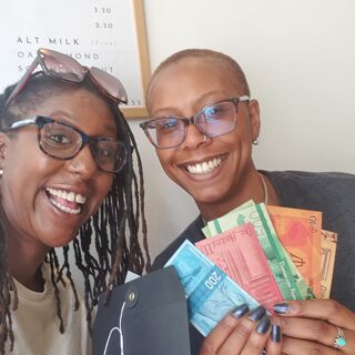 Sisters go the distance