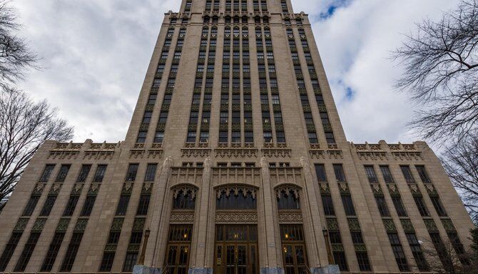 Scavenger & Treasure Hunt Scavenger & Treasure Hunt